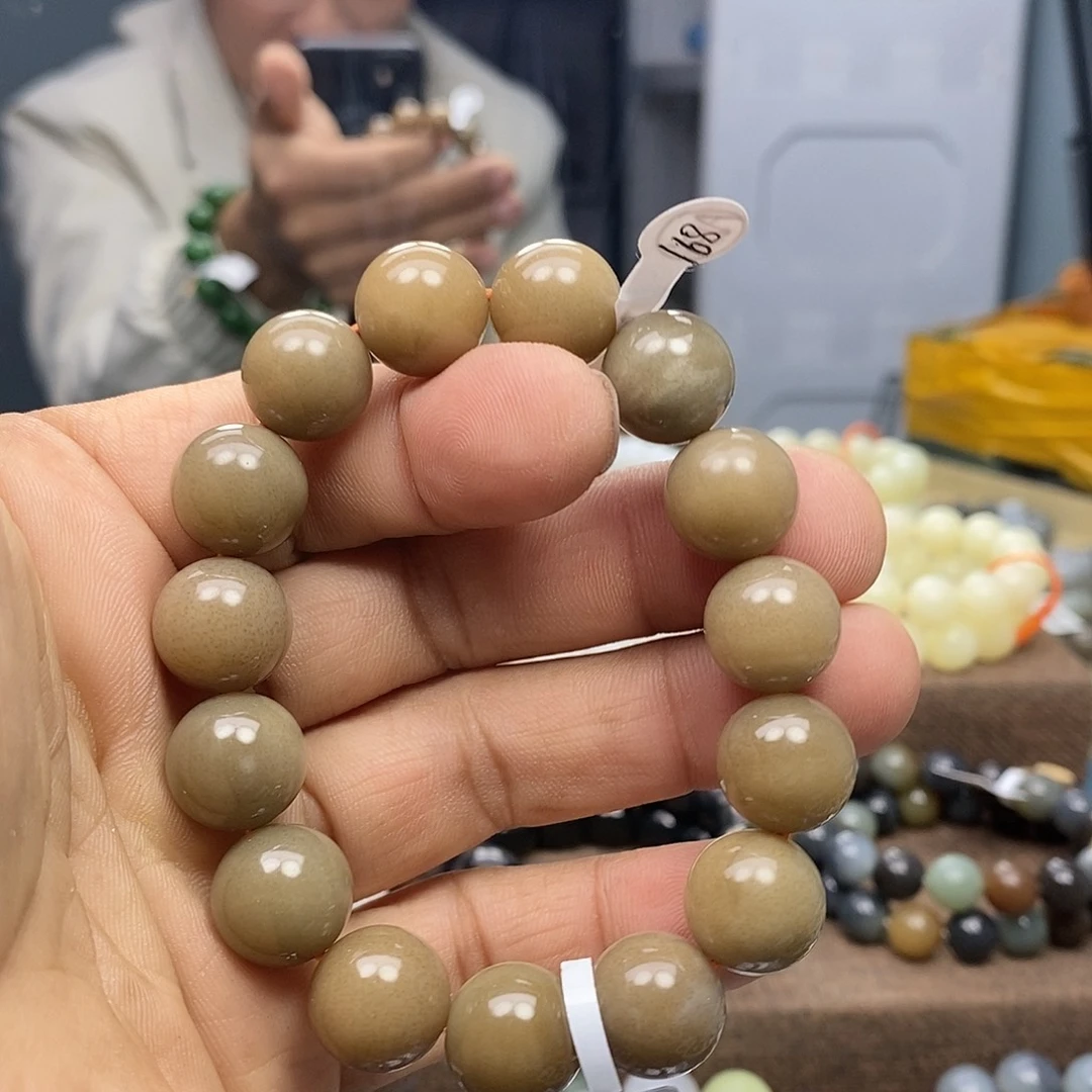 和田玉（糖玉）未镶嵌手链