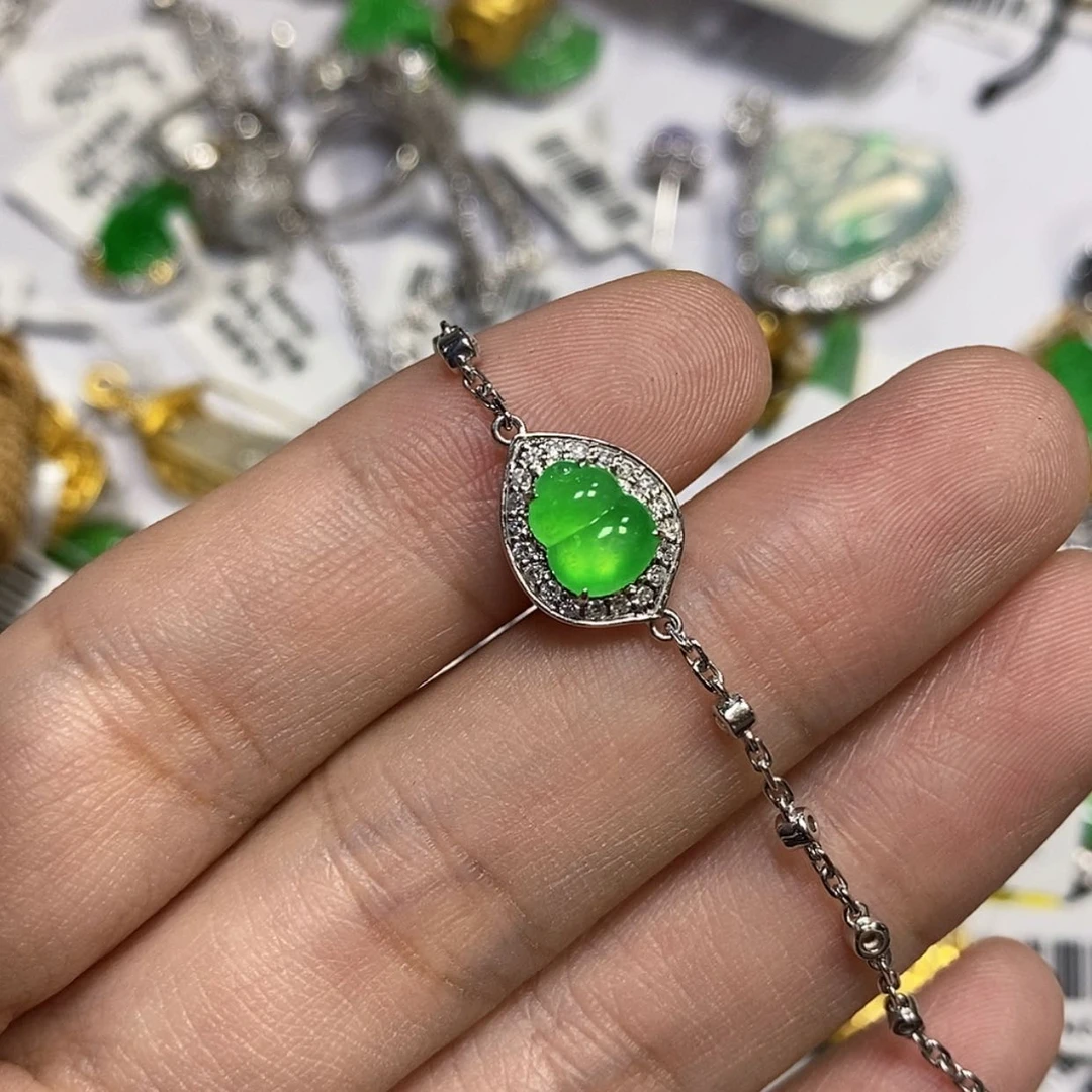 【闪购商品】颈饰18K金镶嵌翡翠S****?手链