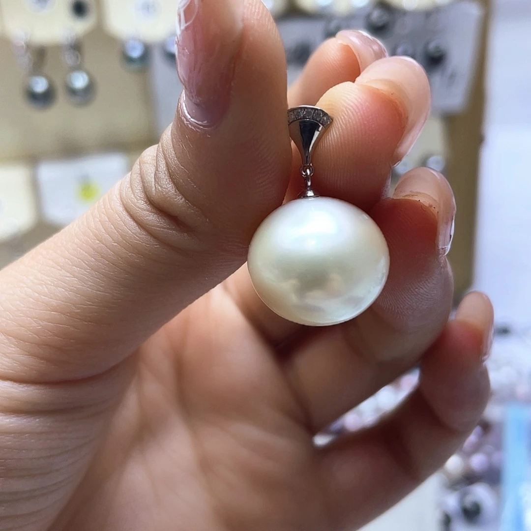 海水珍珠颈饰18K金镶嵌