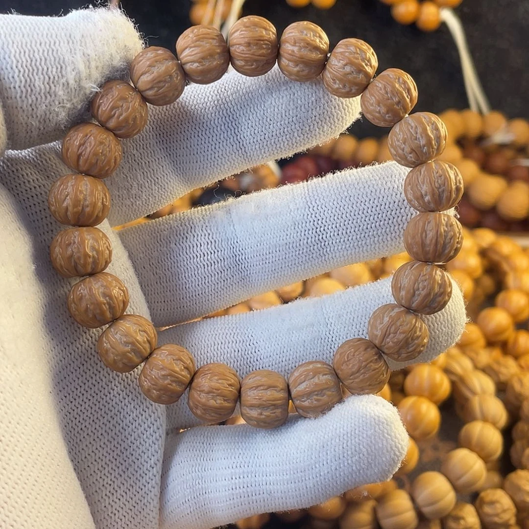 猴头核桃吊坠小八楞手串