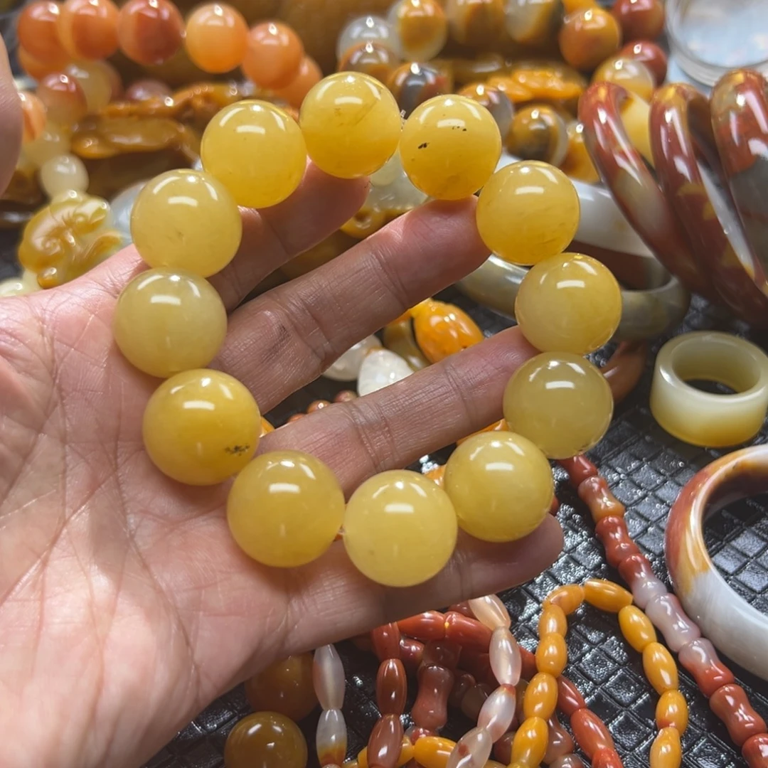 石英质玉未镶嵌颈饰