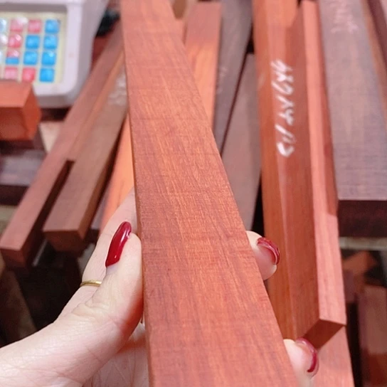 檀香紫檀（小叶紫檀）怪*?