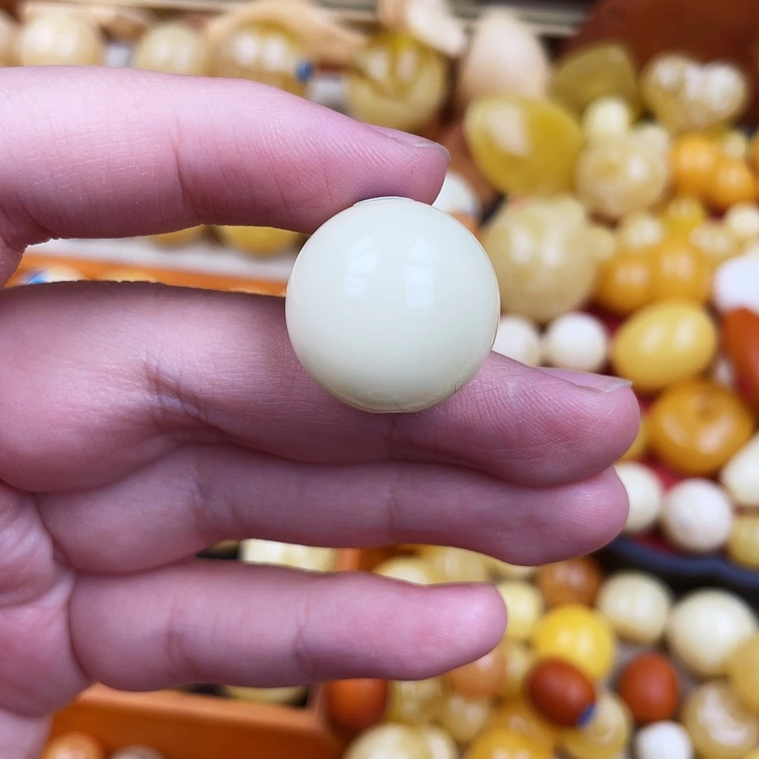 未镶嵌琥珀珠宝奇石20