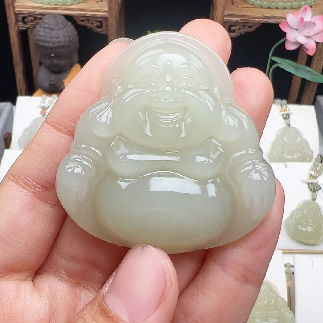 和田玉颈饰未镶嵌蝴*?