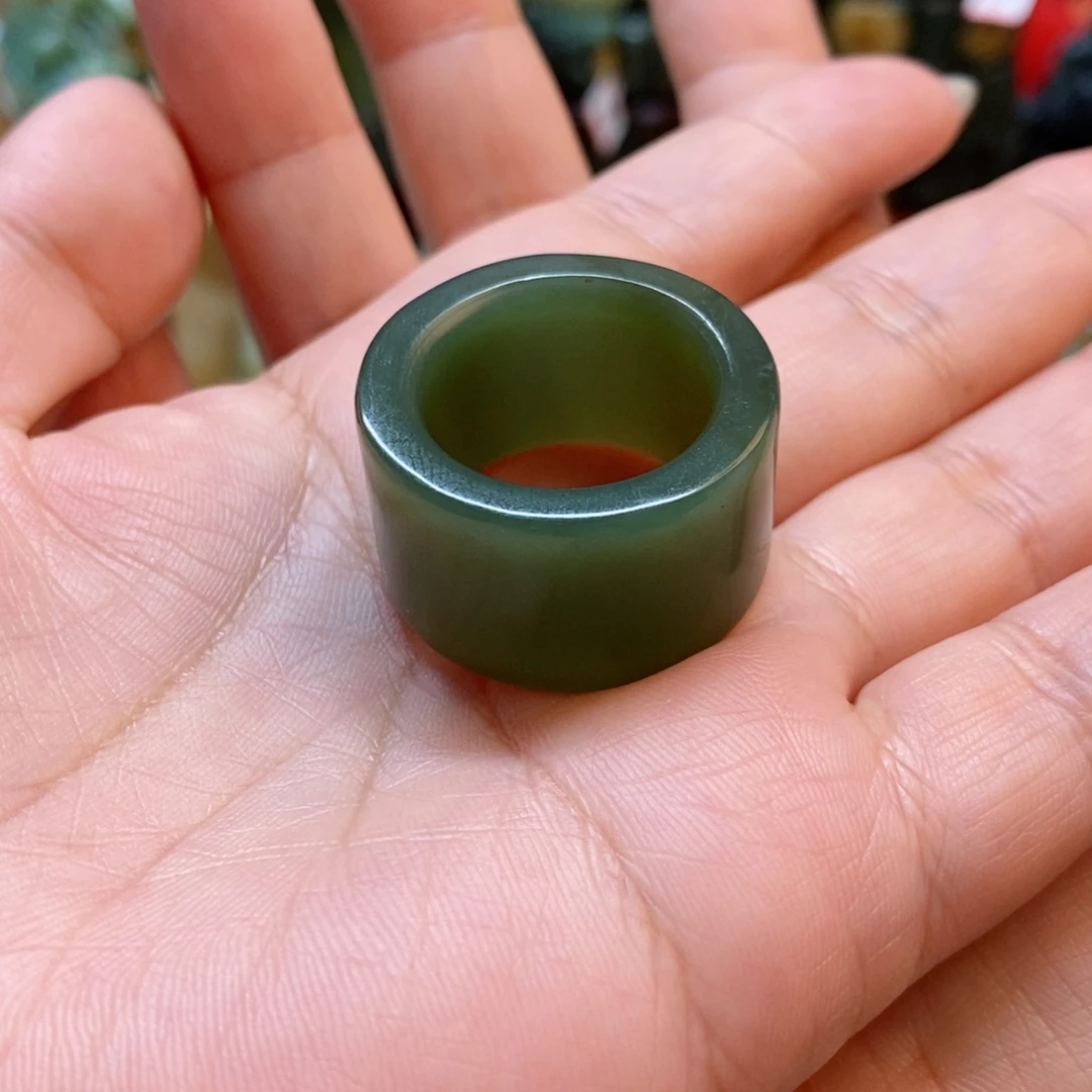 透闪石质玉扳指未镶嵌云**心