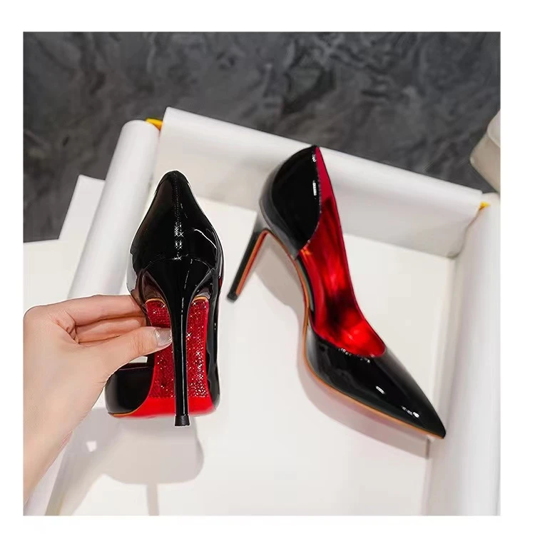 2025年春夏新款漆皮黑色细跟尖头性感跟鞋女性感御姐女神钻底单鞋