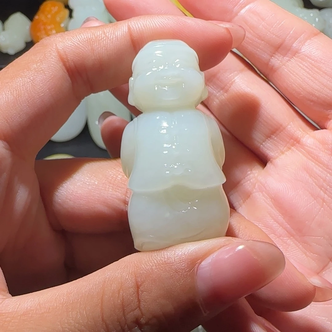 *****和田玉未镶嵌颈饰