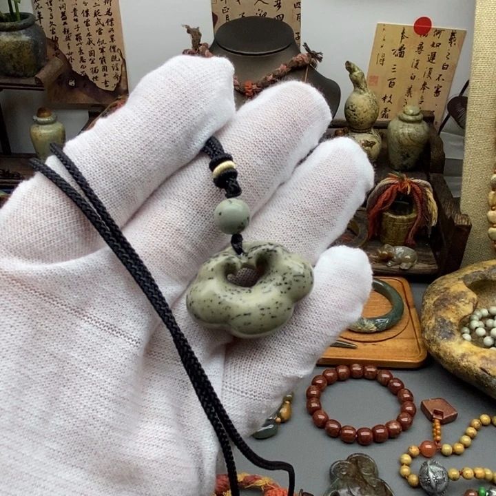 岫岩河磨玉（透闪石质玉）未镶嵌挂件