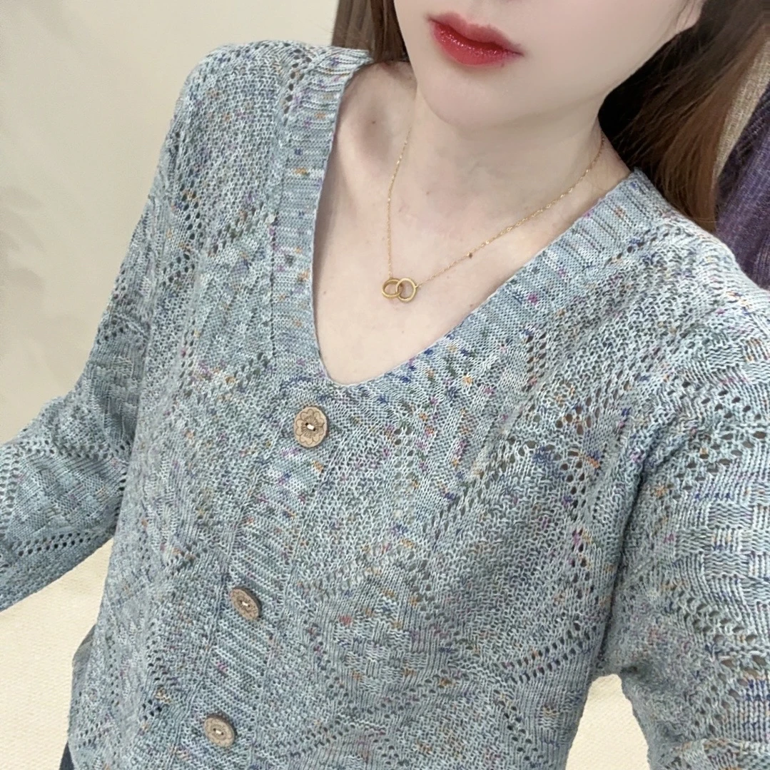 【棉纱】V领镂空针织衫女新款时尚洋气宽松百搭纽扣上衣套头长袖