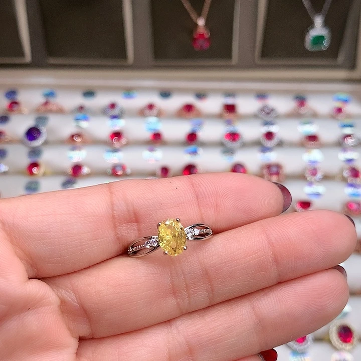 水晶戒指银S925镶嵌6.8音色