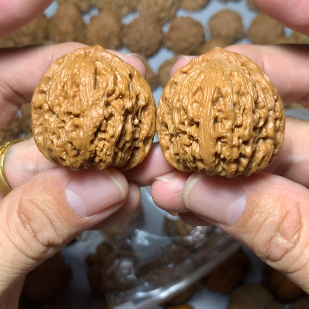 文玩核桃把件南疆石