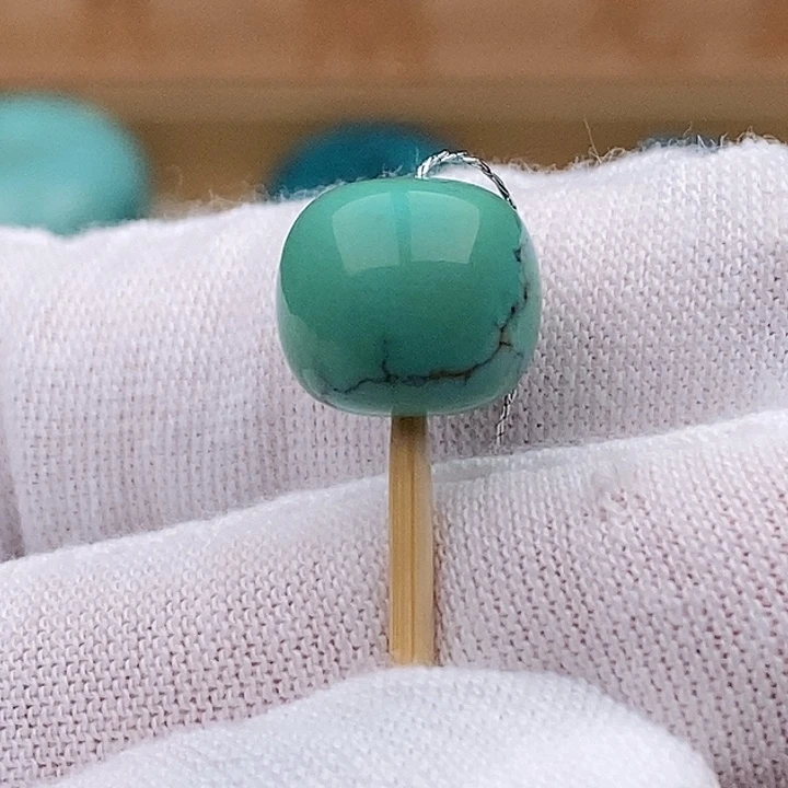 绿松石未镶嵌珠宝奇石11