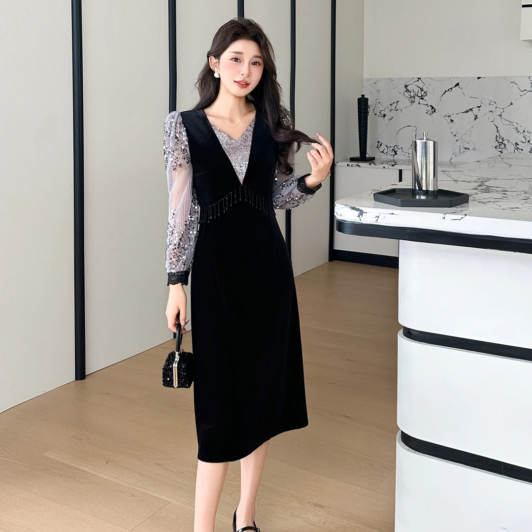 2025秋冬季新款大码名媛气质蕾丝拼接V领遮肉显瘦洋气法式连衣裙