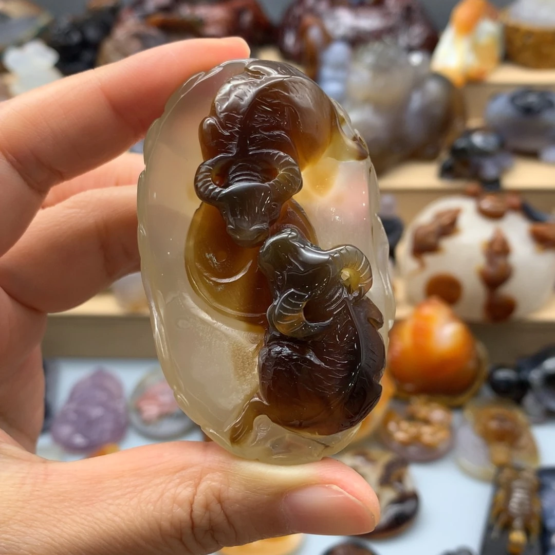 玛瑙/玉髓颈饰未镶嵌手把件