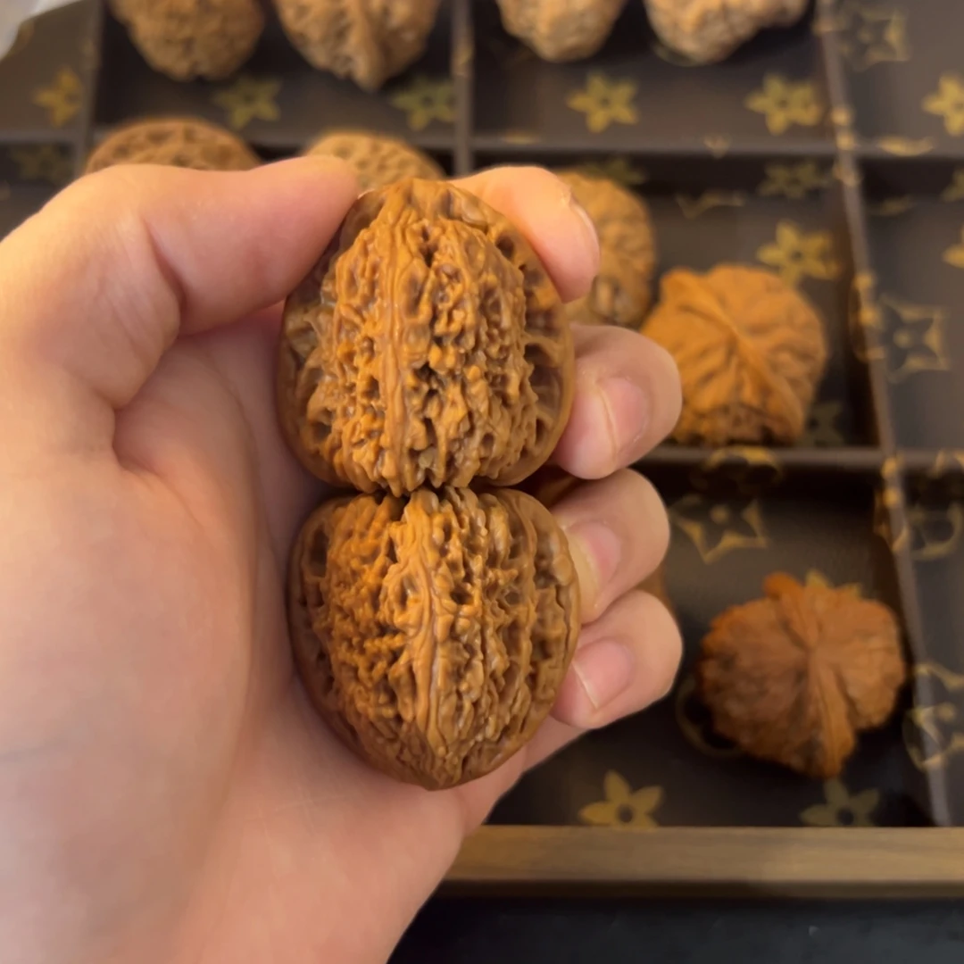 文玩核桃把件南疆石毕业级啊