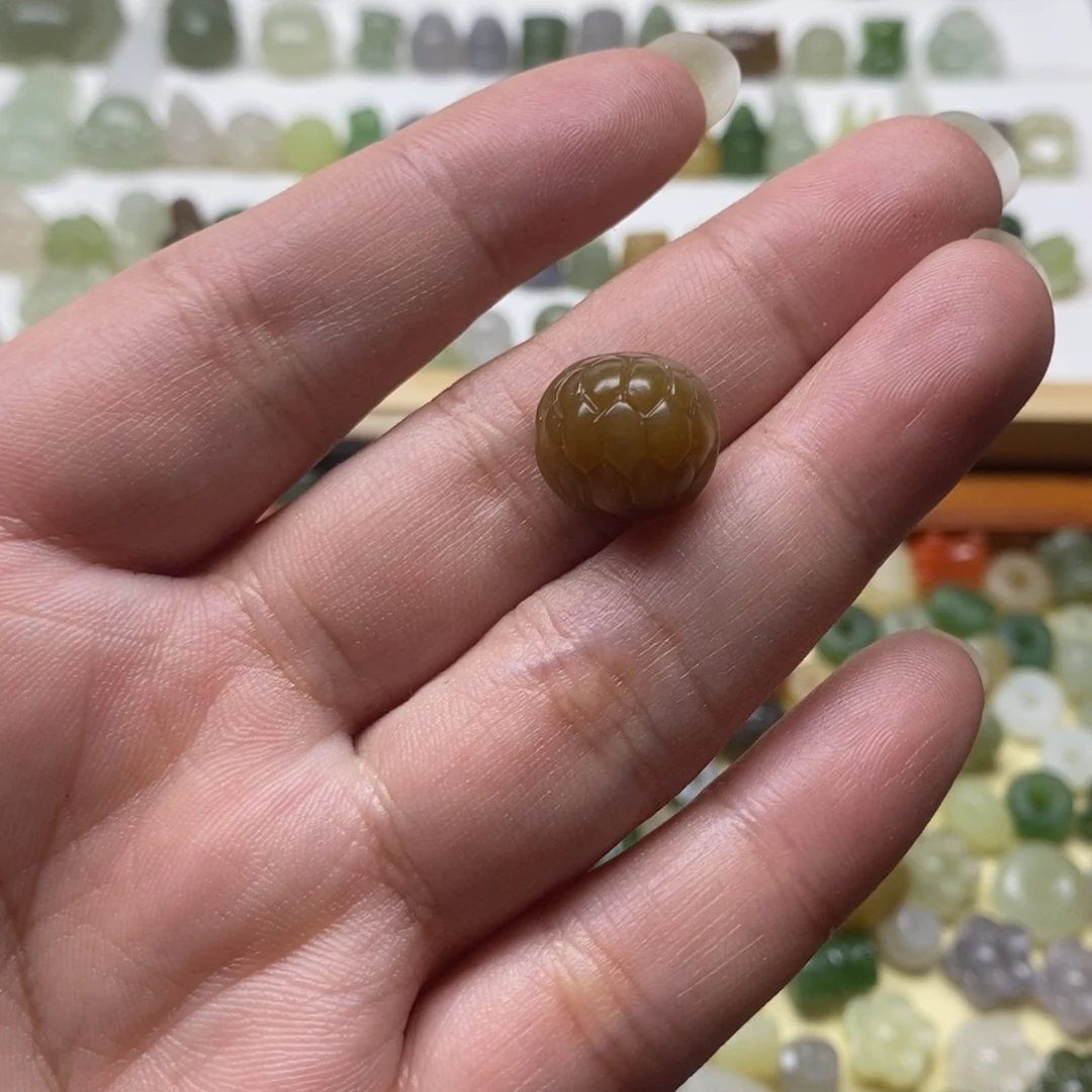 颈饰未镶嵌和田玉微瑕