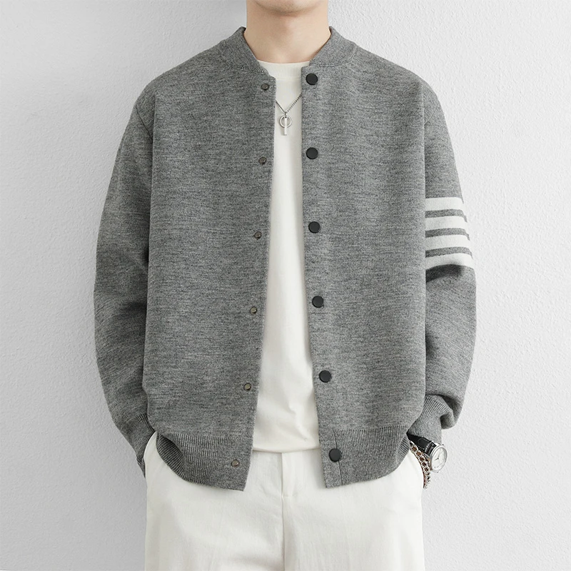 2025秋冬新款长袖保暖休闲宽松毛衣男士针织开衫青年圆领条纹外套