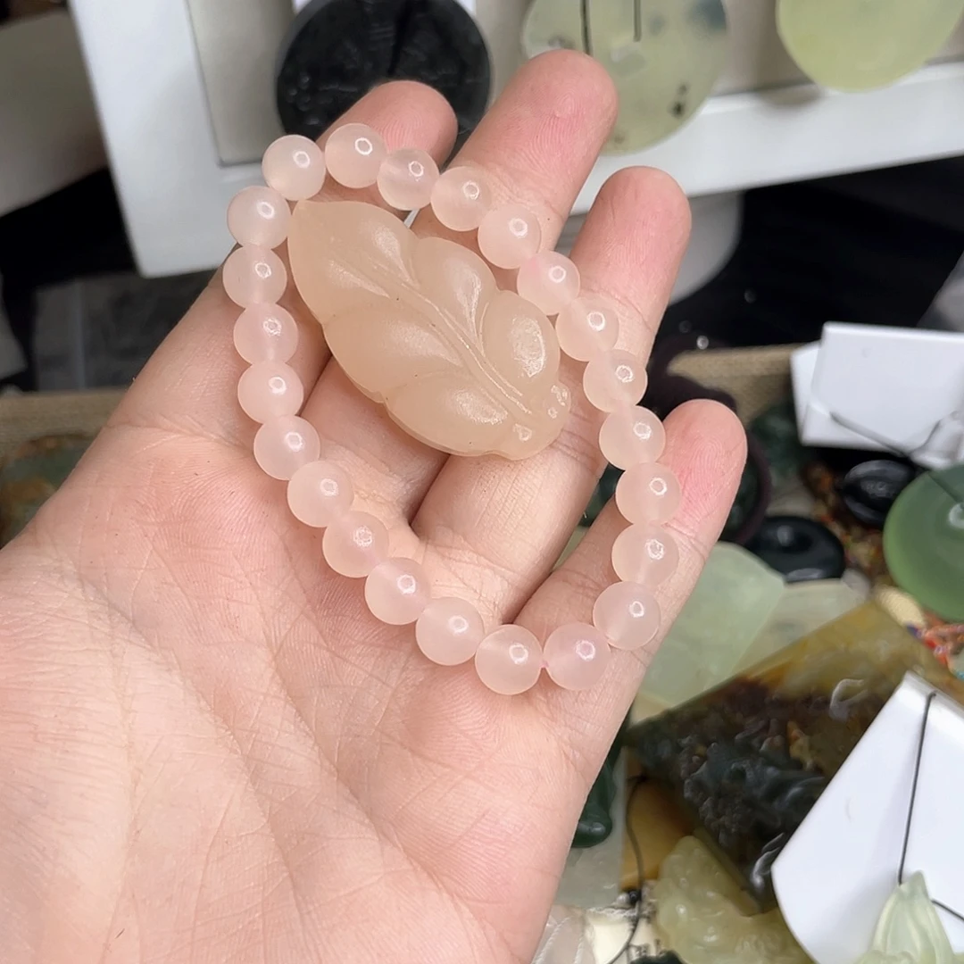 ****黑岫玉未镶嵌颈饰树叶