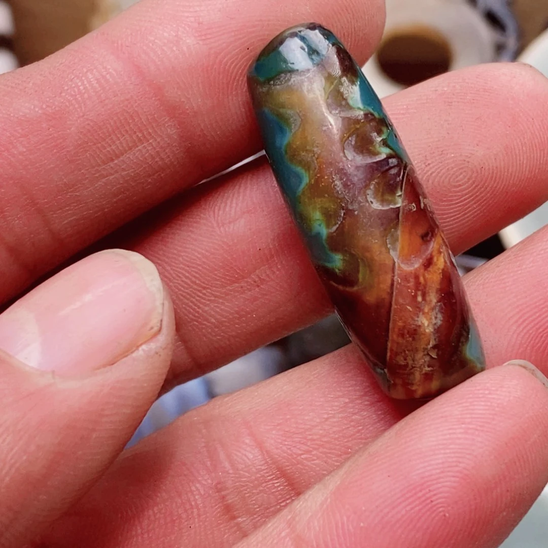 DIY琉璃爱**食珠子的颜色是蓝色的吗