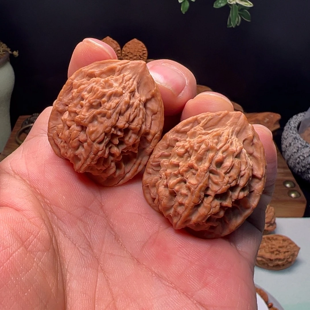 文玩核桃把件水晶虎