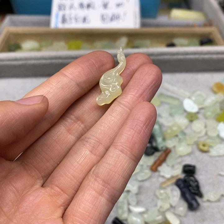 蛇纹石玉未镶嵌颈饰178