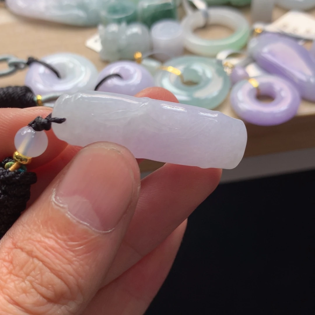 颈饰未镶嵌翡翠吊坠