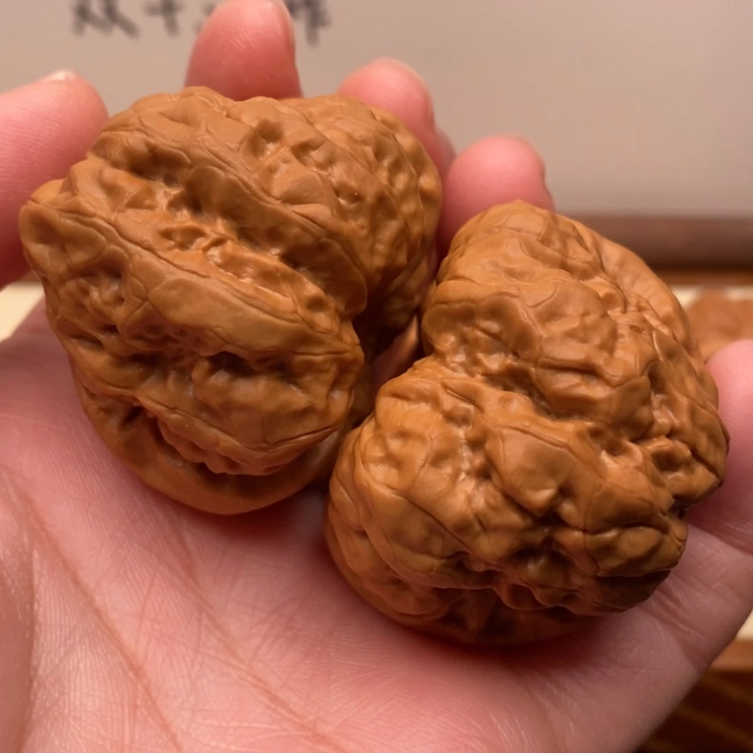 【闪购商品】把件文玩核桃边44左右