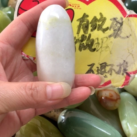 蛇纹石玉未镶嵌手把件