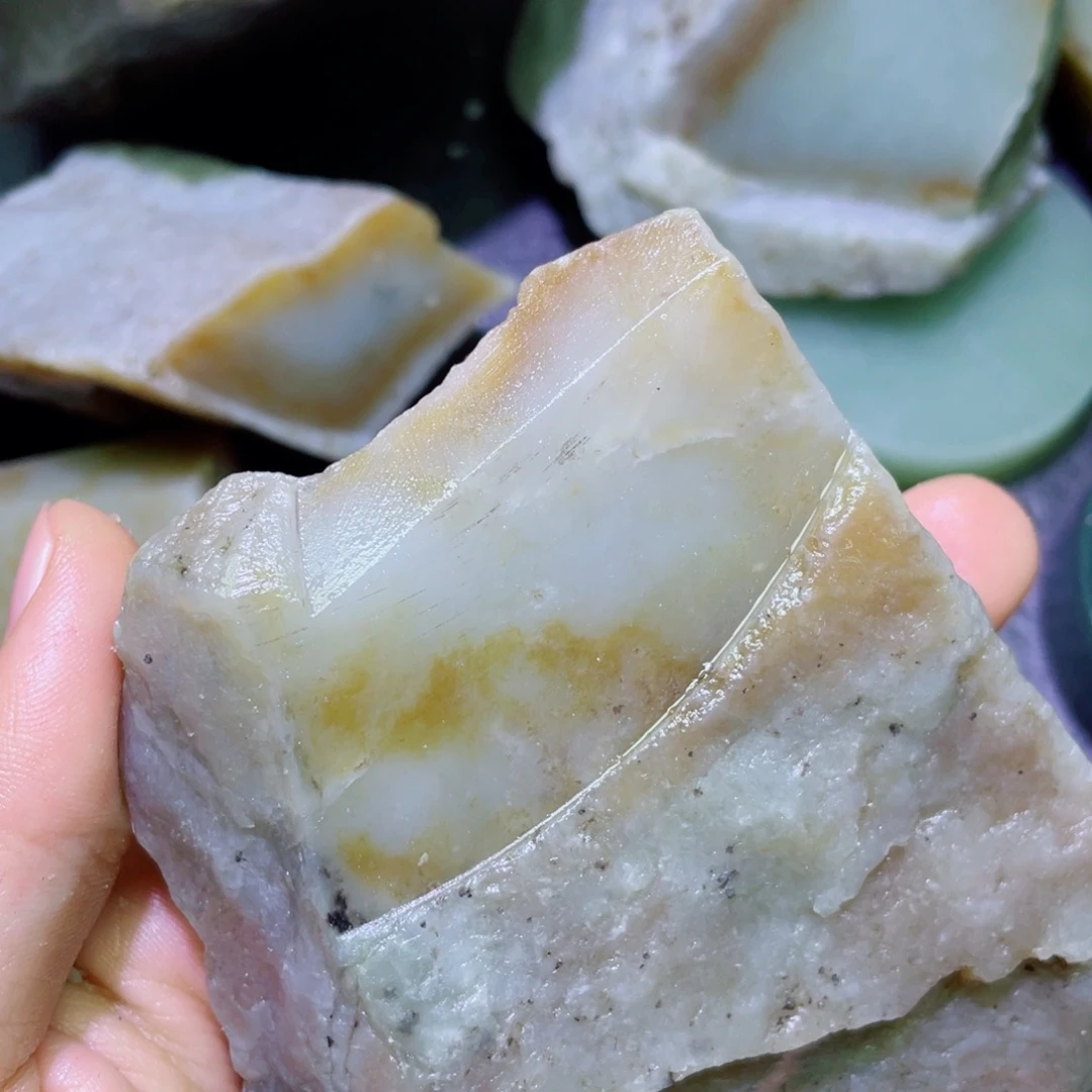 和田玉未镶嵌珠宝半成品