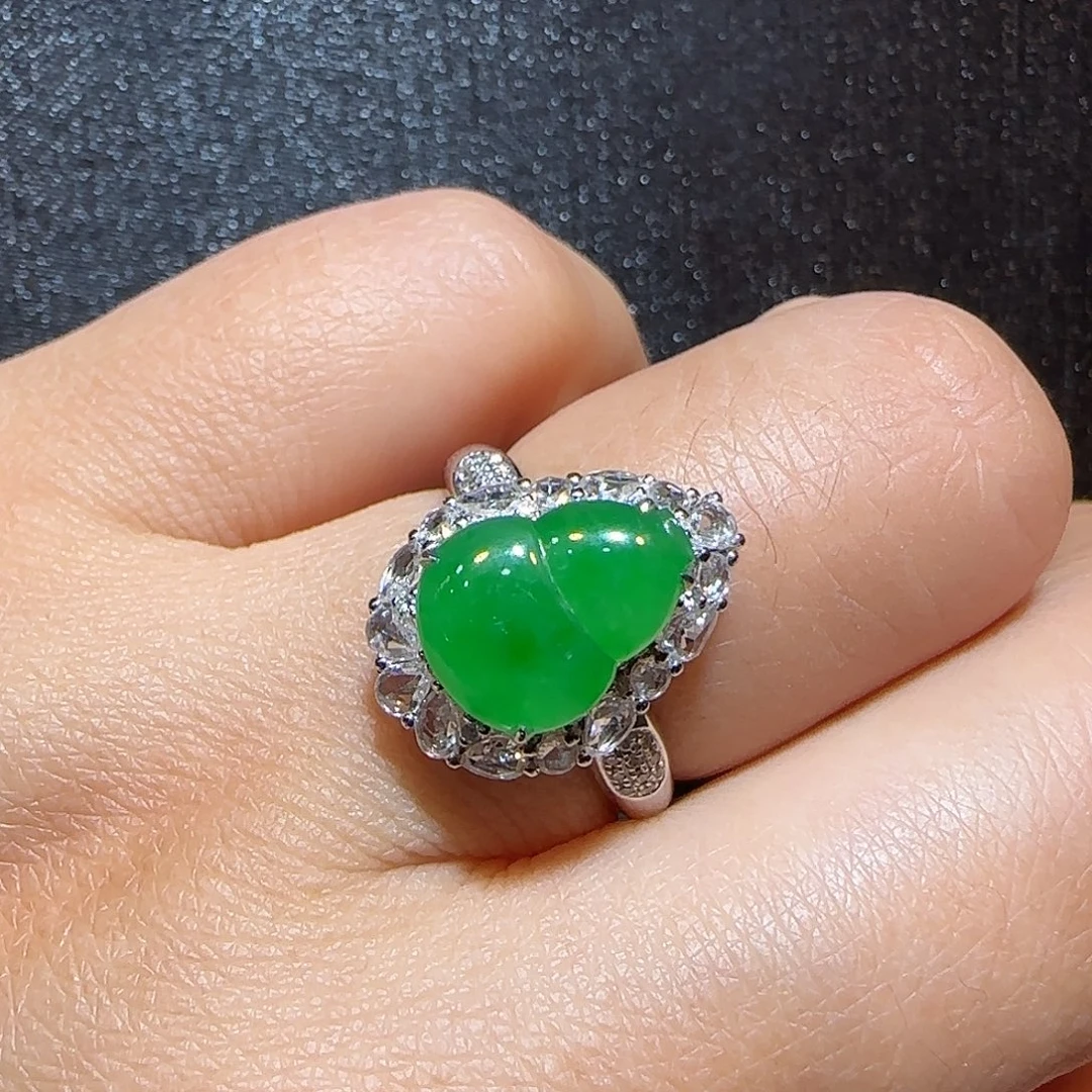 翡翠18K金镶嵌戒指葫芦戒指