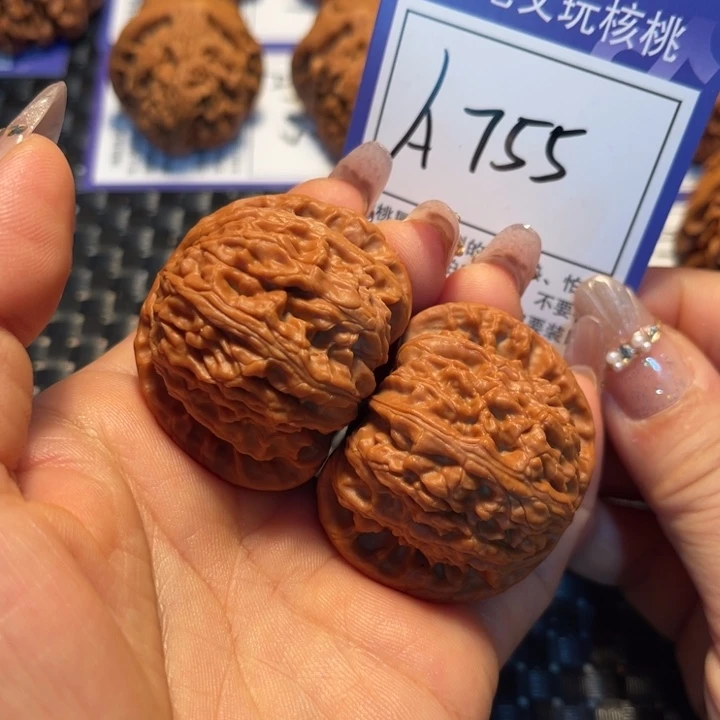把件文玩核桃43狮子A755