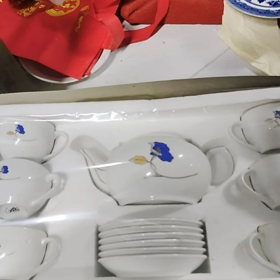 瓷片五厂，七厂各种摆件，瓷片、均有瑕疵。！