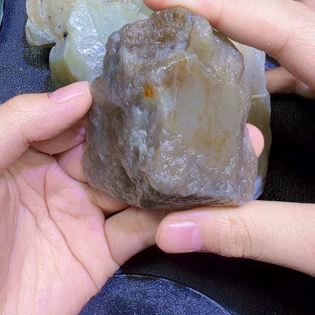 未镶嵌和田玉（糖玉）珠宝半成品