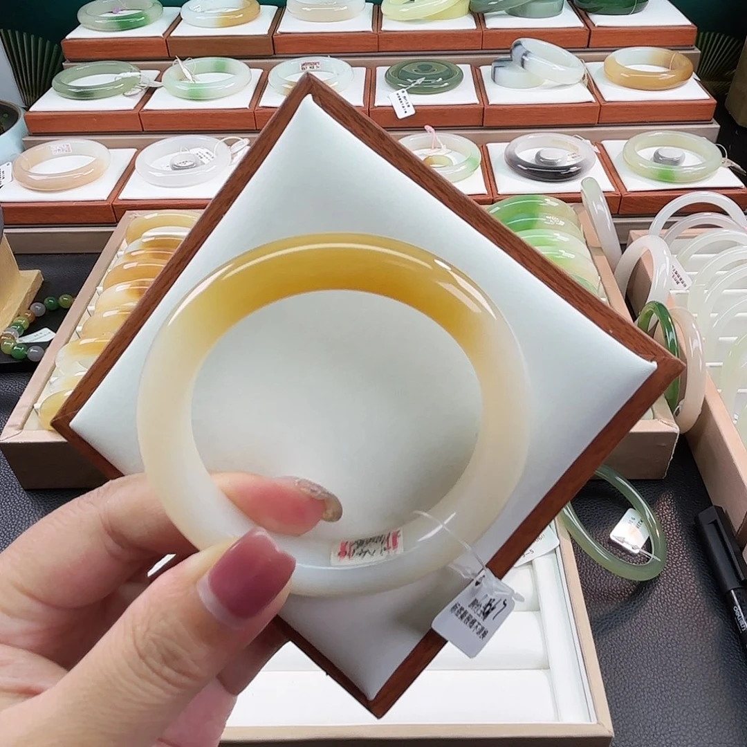 未镶嵌手镯和田玉53