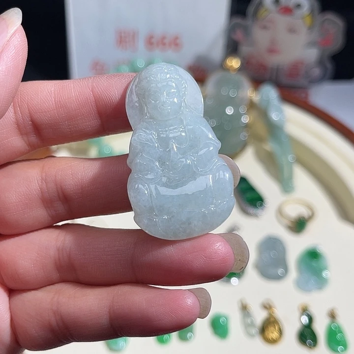 翡翠未镶嵌吊坠(赠链)
