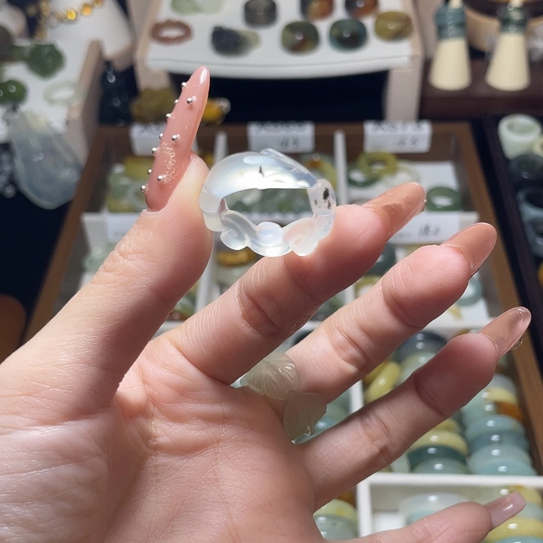 蛇纹石玉未镶嵌戒指18.3