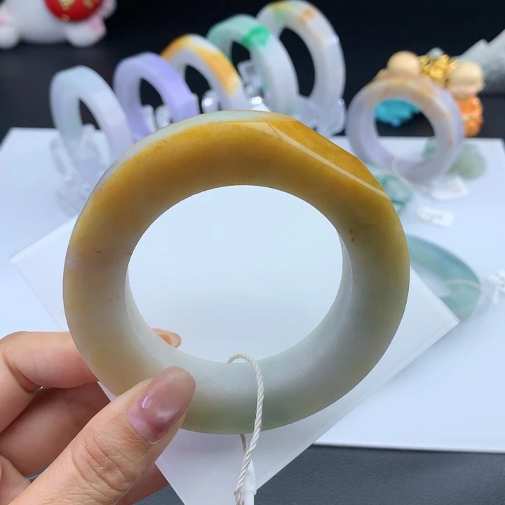 未镶嵌手镯定制翡翠