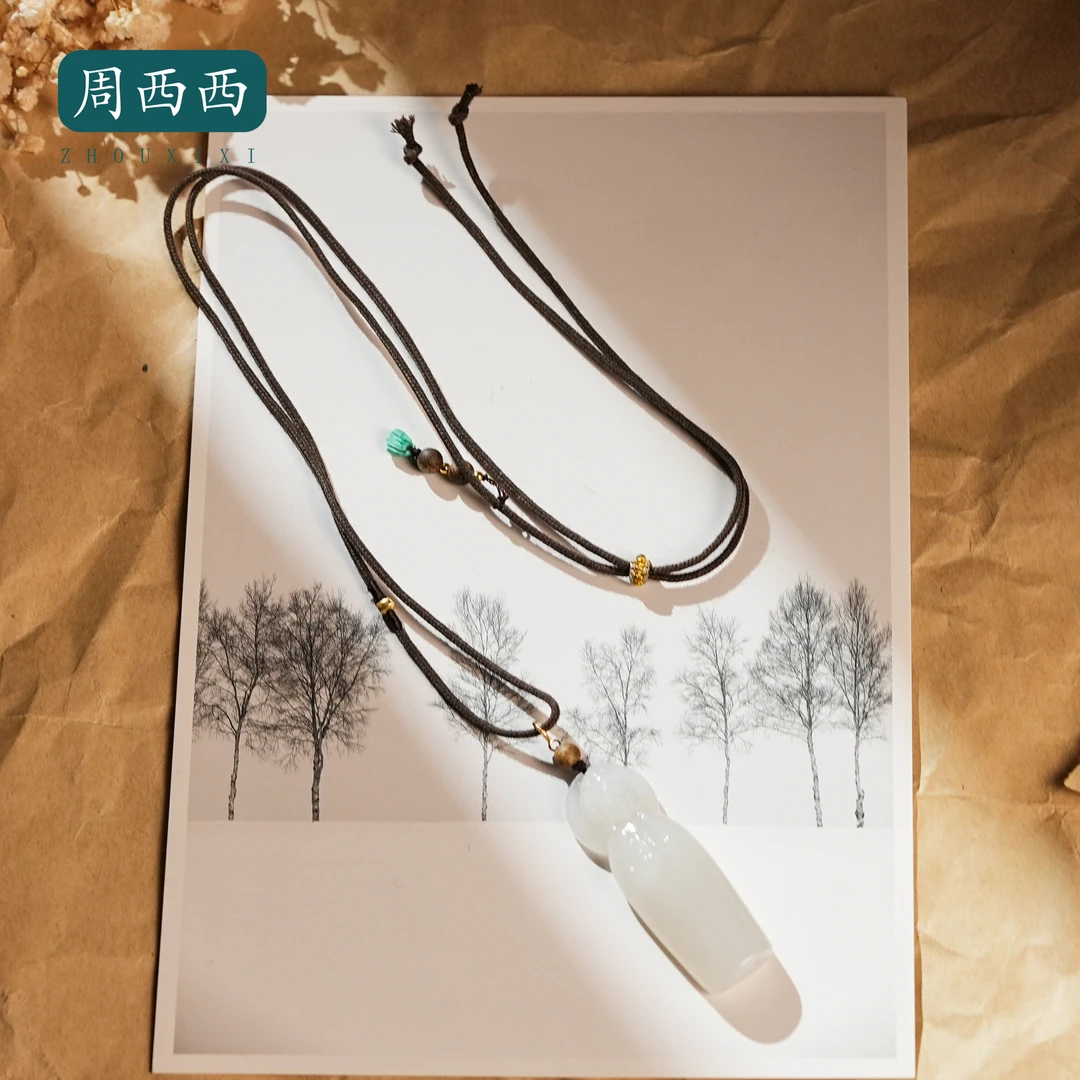 周西西精美18K白玉观音项链4.5*1.5*0.9百搭多样性发货19992
