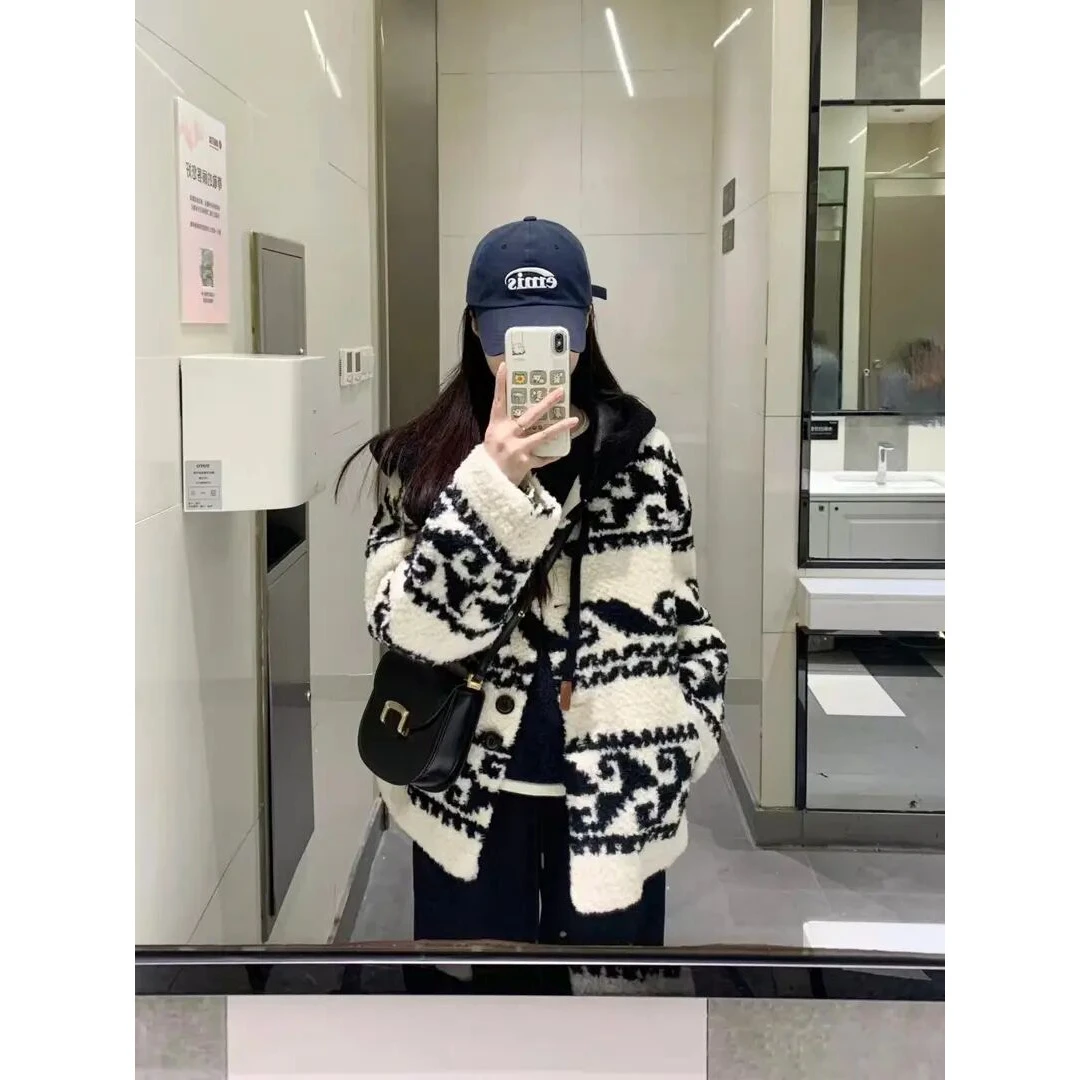 设计感连帽保暖短外套女2024冬季新款百搭时尚费尔岛小众气质上衣