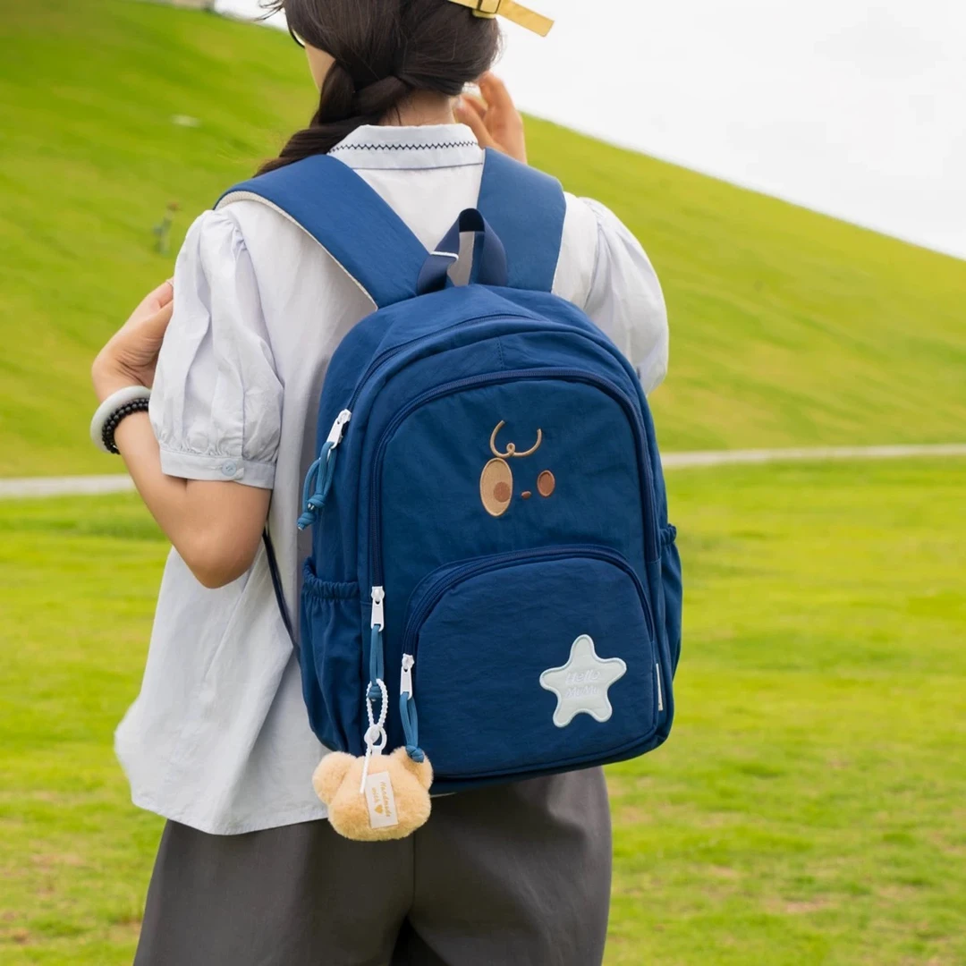 防水五角星双肩双肩包书包女孩休闲初中韩版轻便