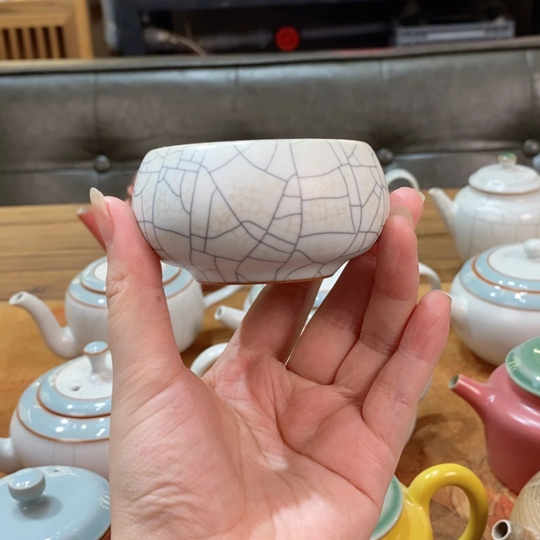 朱砂胎月白传世哥窑禅定杯