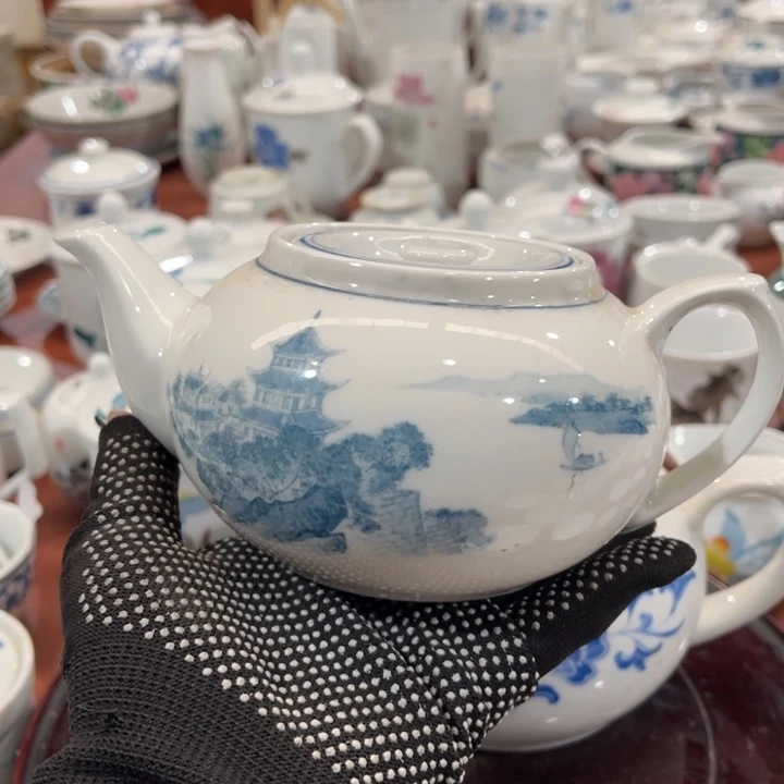 陶瓷观***?醴陵群力80釉下青花茶壶500毫升，微瑕