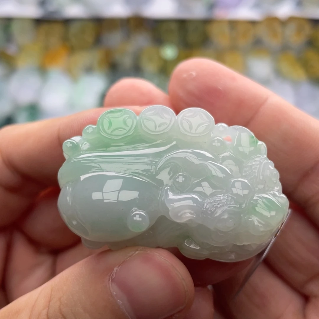 翡翠未镶嵌颈饰貔貅21