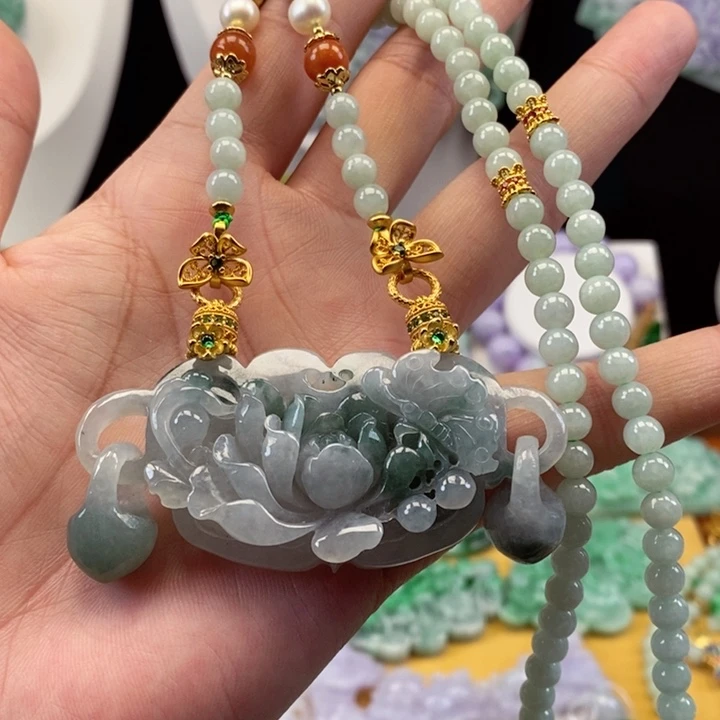 翡翠颈饰未镶嵌翡翠吊坠