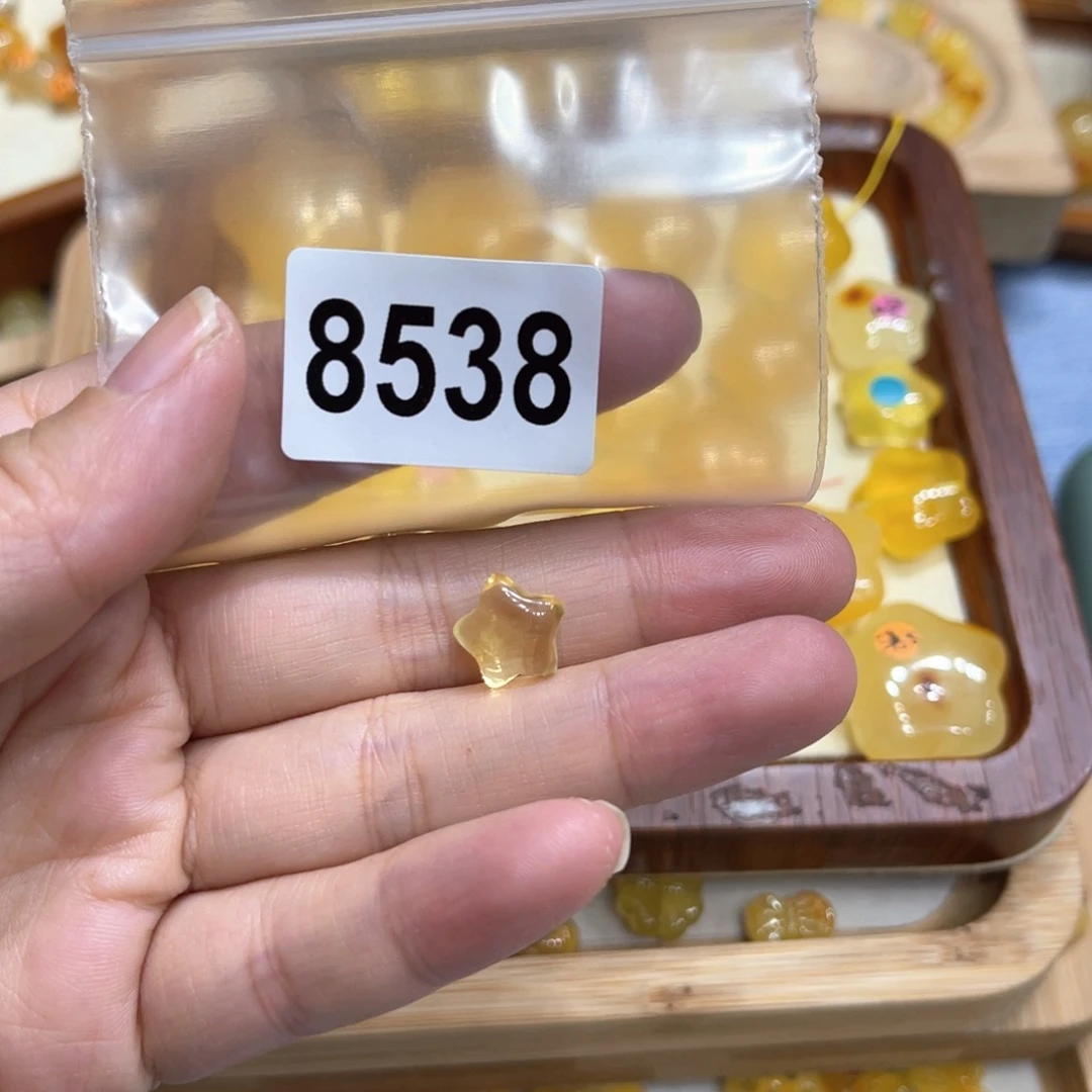 未镶嵌琥珀珠宝奇石