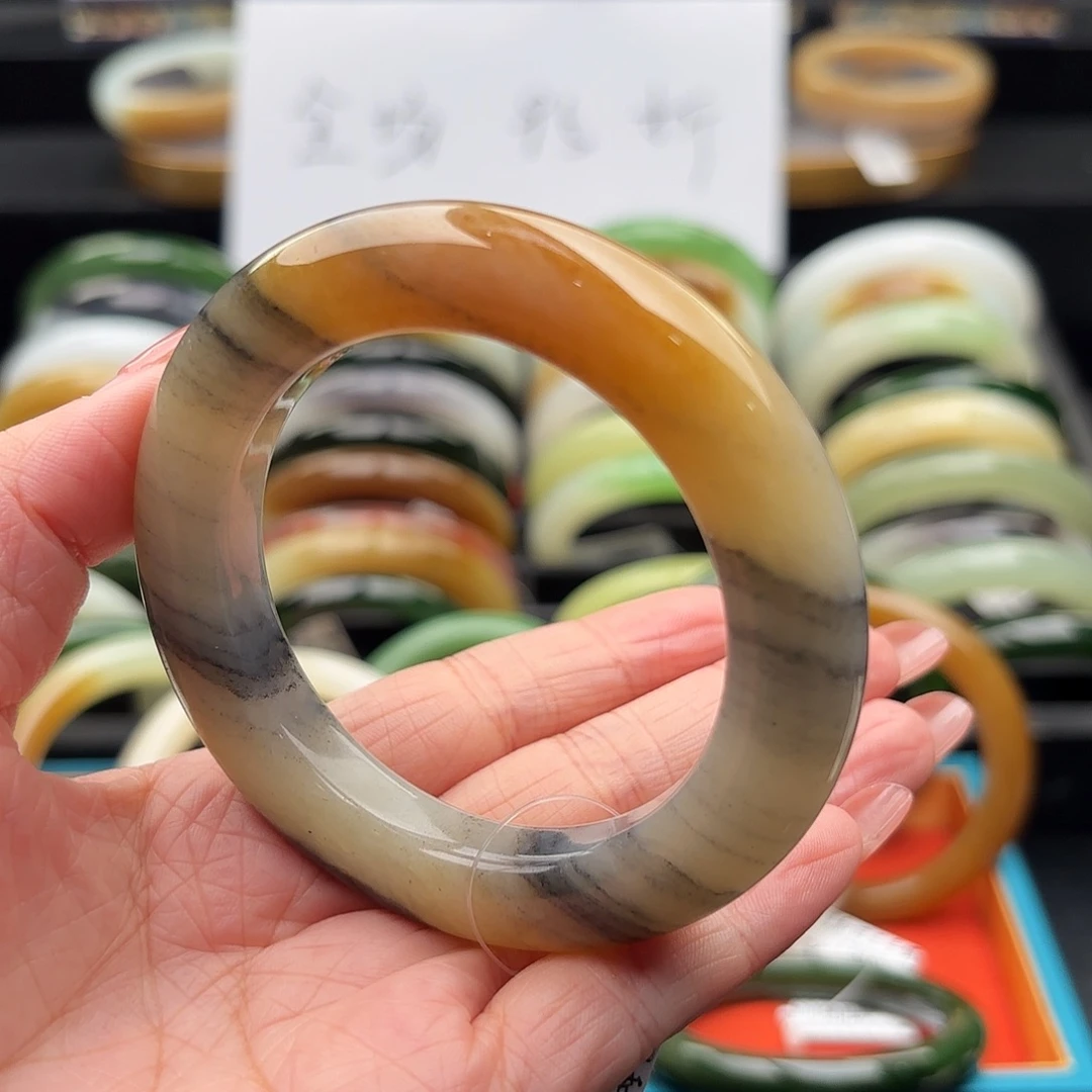 和田玉未镶嵌手镯比较难得的糖三彩54.1