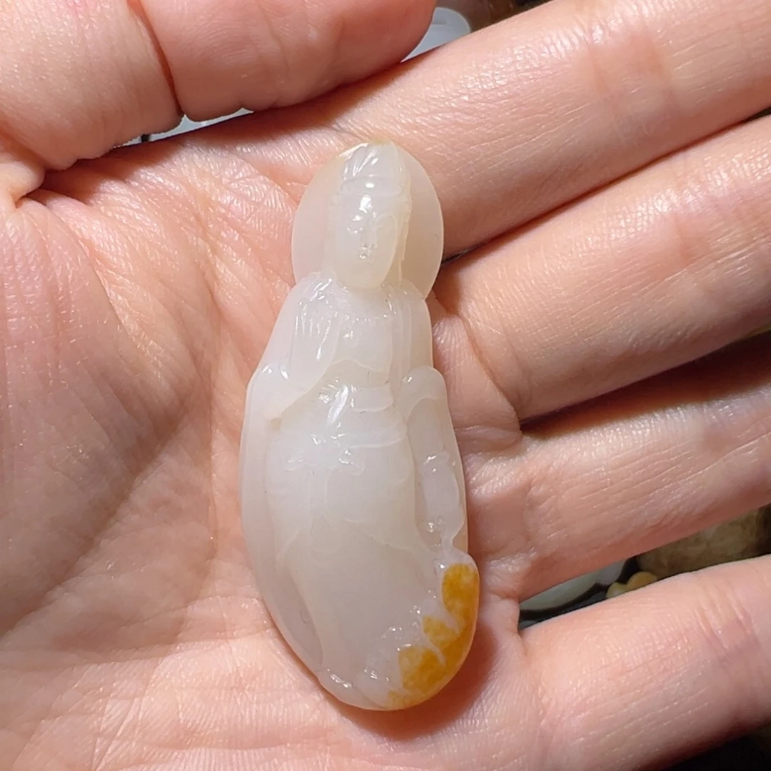 和田玉未镶嵌颈饰猎**8