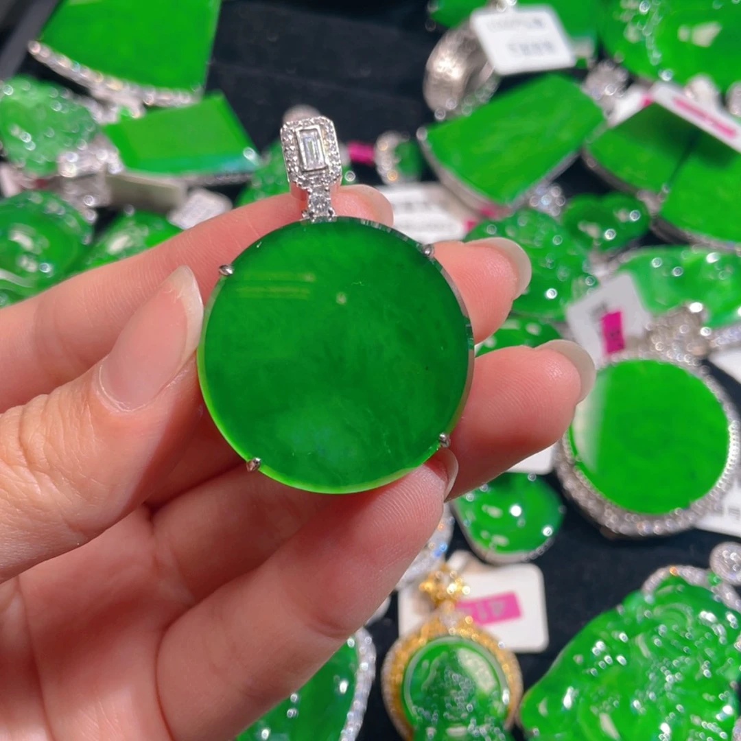 翡翠颈饰未镶嵌保a保真天然翡翠