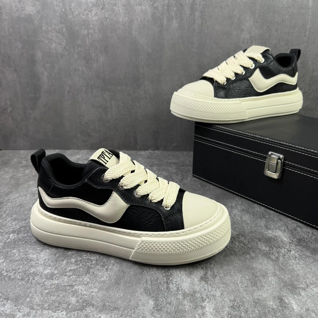 超轻百搭透气运动男鞋2025秋季新款时尚休闲韩版系带厚底软底板鞋