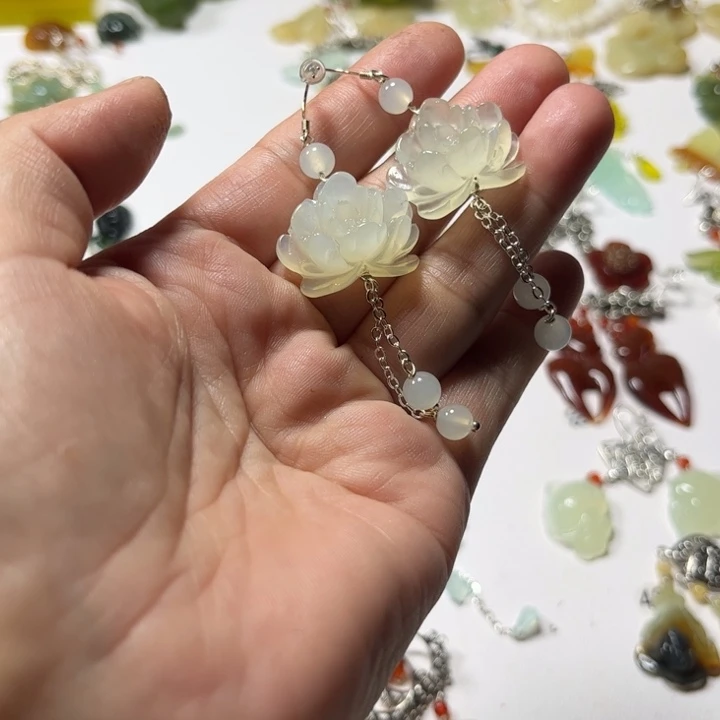 蛇纹石玉合金耳饰